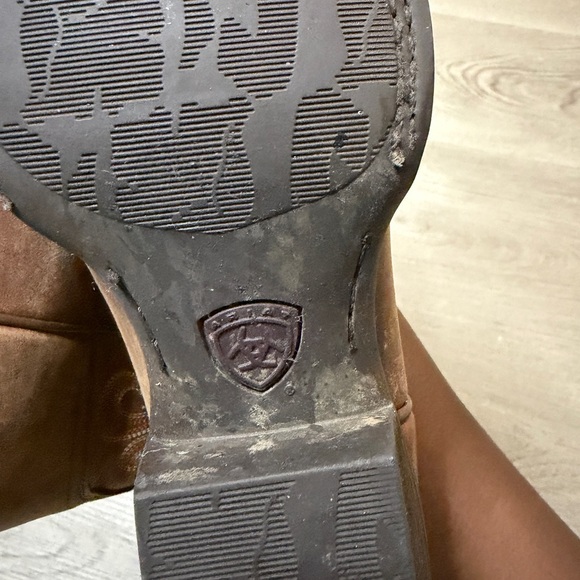 Ariat Tan Leather Cowboy Boots - Picture 10 of 14